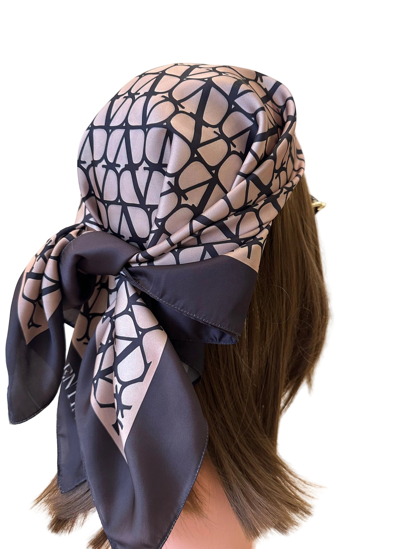 Valentino geometric