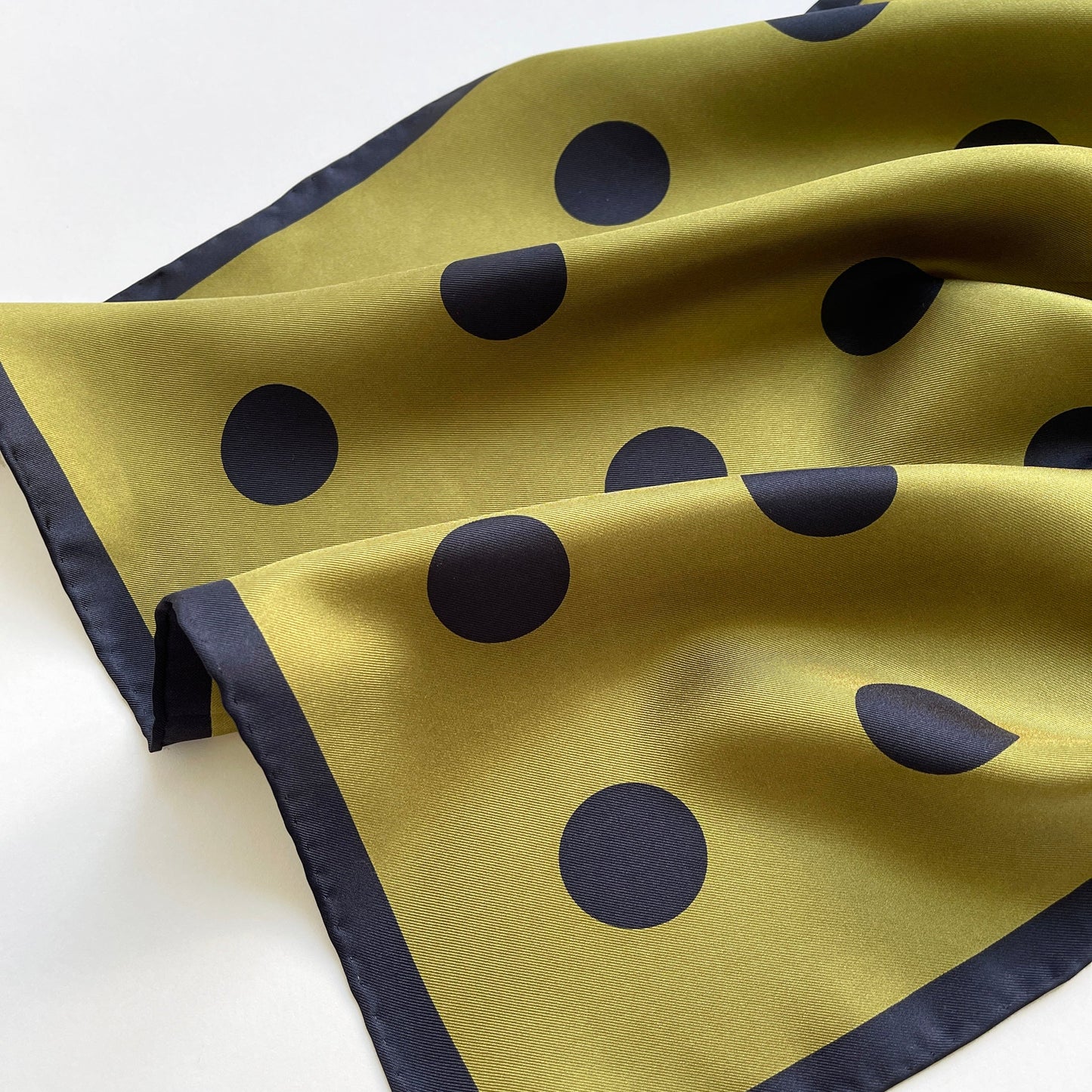 Golden lime Dots