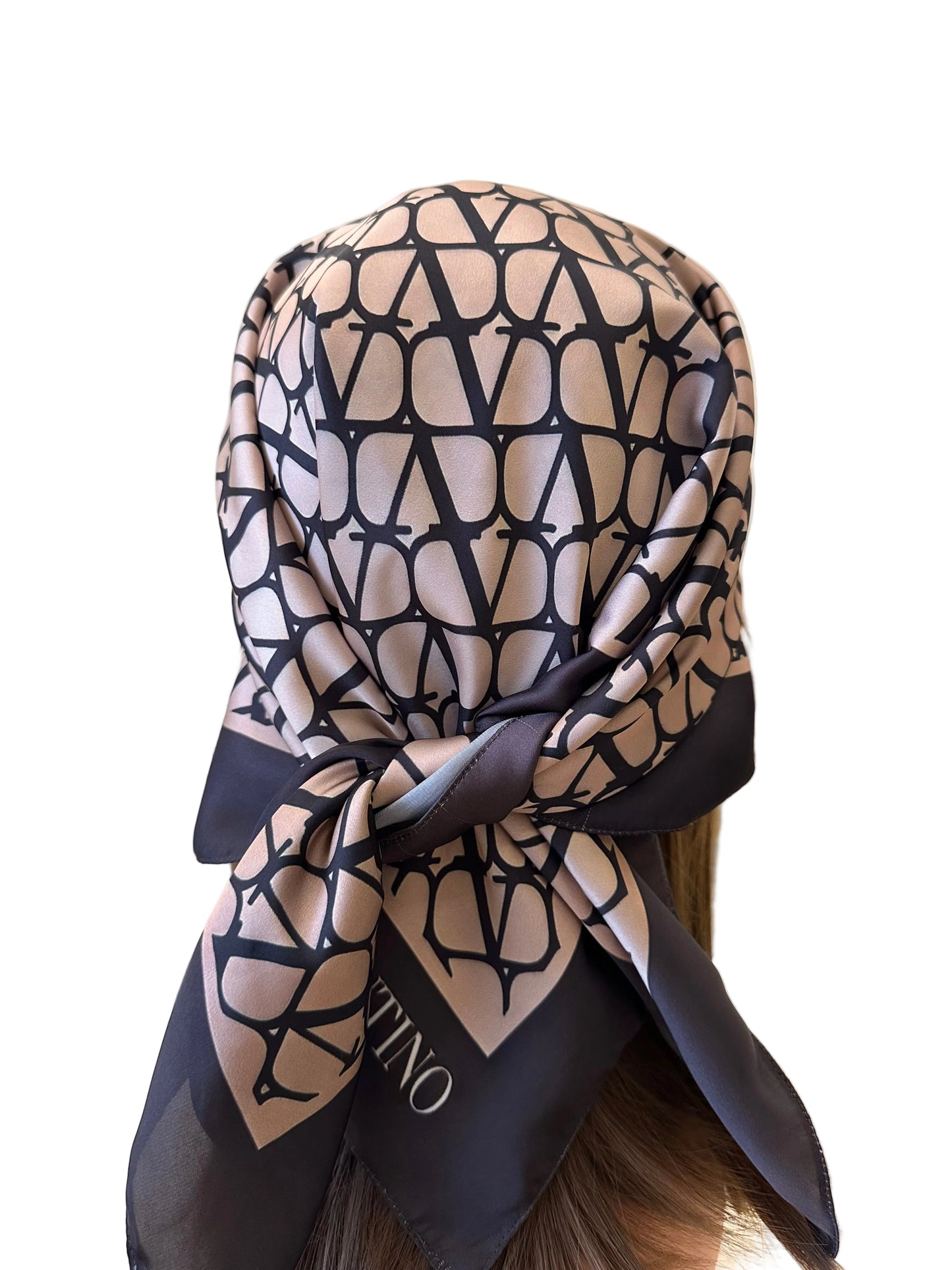 Valentino geometric